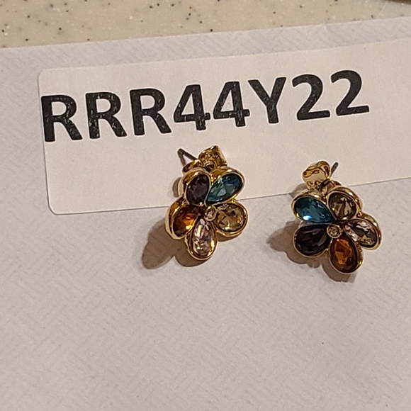 Ladies Earrings For Sale - Picture 7 of 7